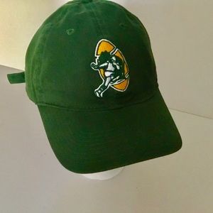 Green Bay Packers adjustable baseball hat.
Green